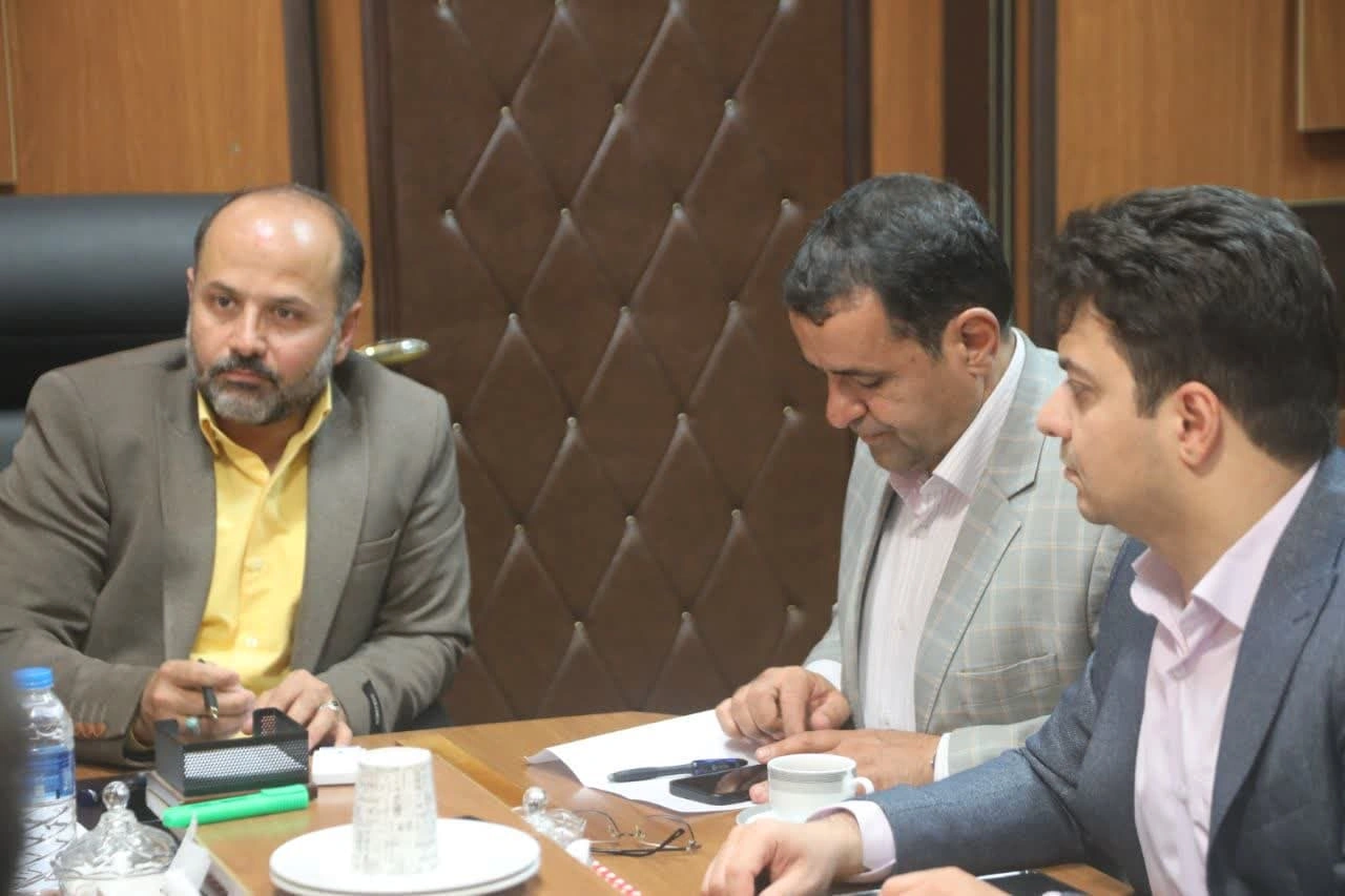 Consultative meeting on the management of the western region of Iranسل with the acting mayor of Arak