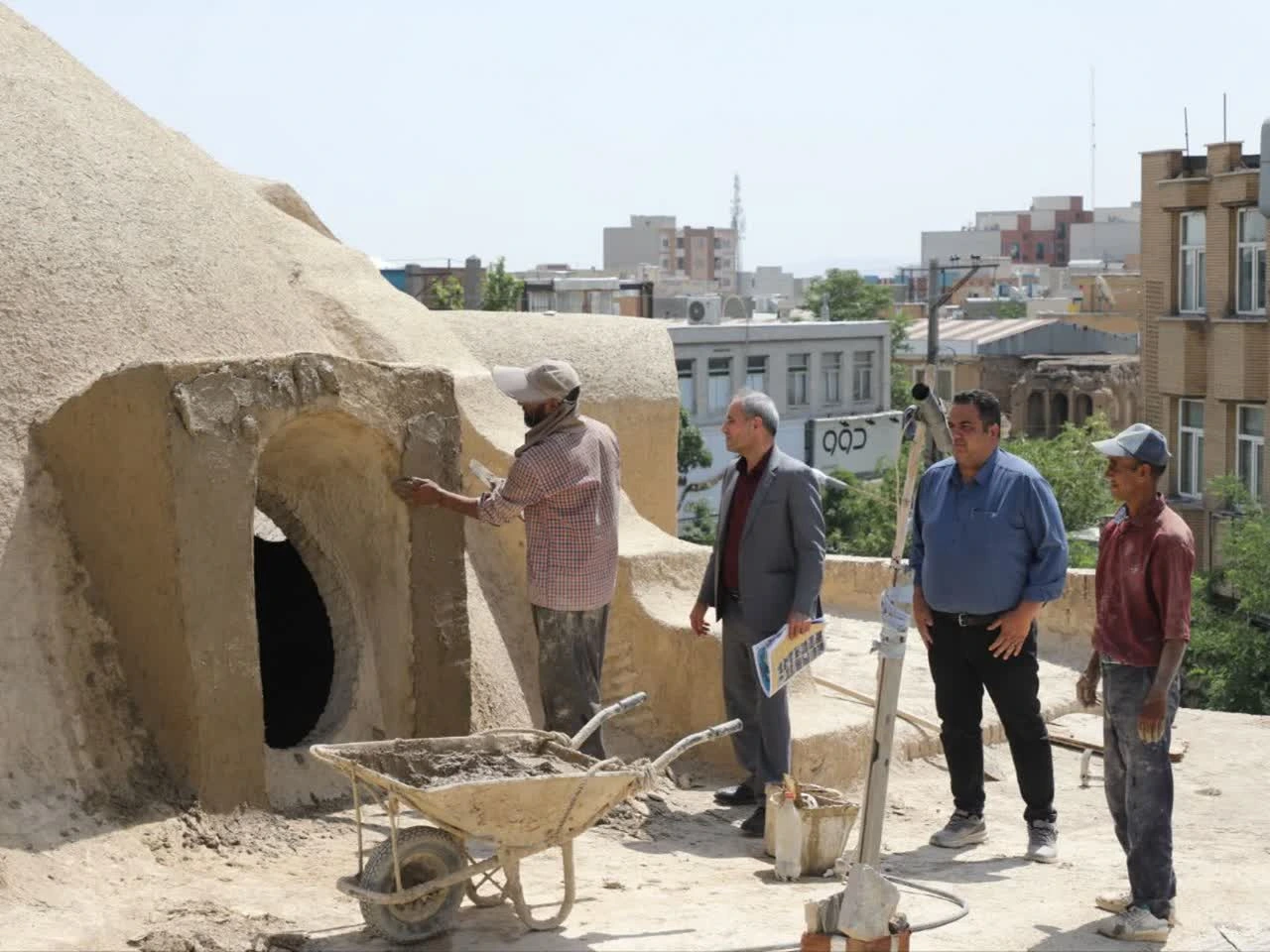 Report on the restoration actions of the municipality in the historical market of Arak in the year 1404