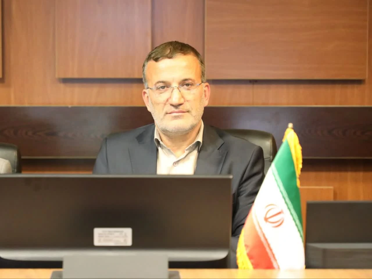 The first meeting of the Administrative Council of the Arak Municipality in 1404