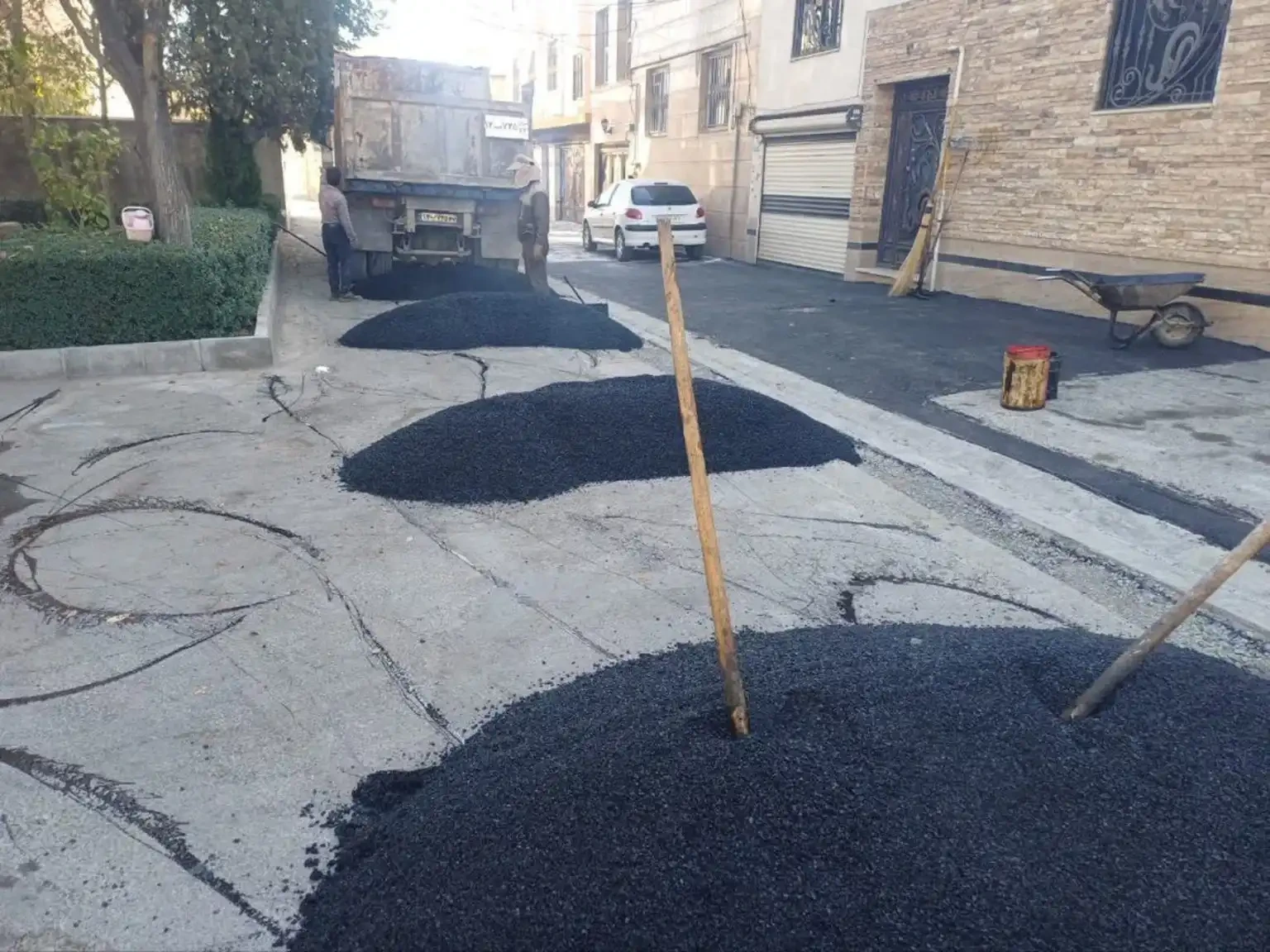 Dynamism in urban service delivery; from improving street quality to increasing urban resilience against seasonal rainfall